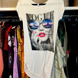 Like New Stylish Extra Long Short Sleeve Graphic Vogue Themed  T-Shirt